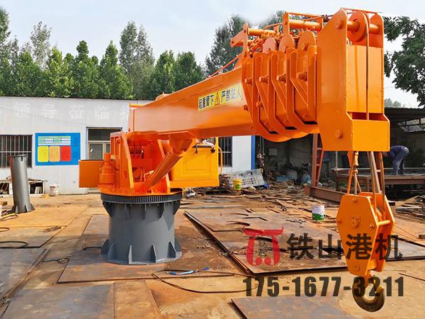 江西新余甲板起重機(jī)廠家船用起重機(jī)如何進(jìn)行裝卸貨物？